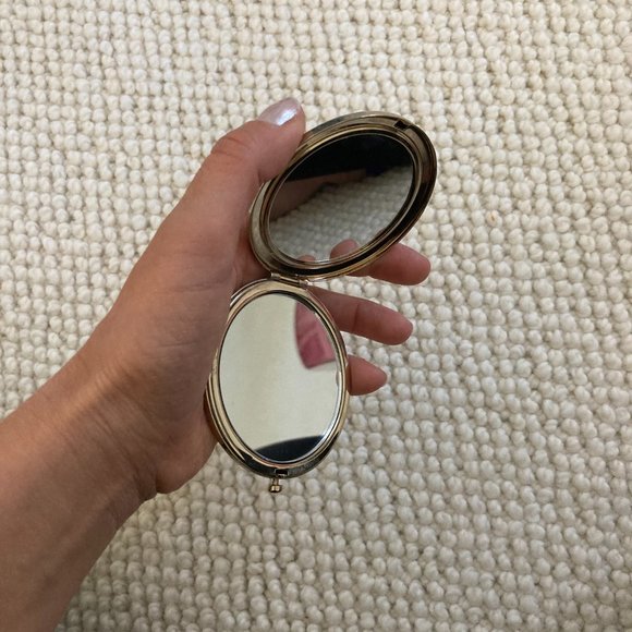 Rare Henri Bendel Signature Compact Mirror with Swarovski Crystals - Picture 3 of 4